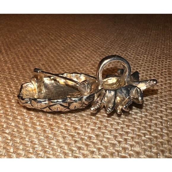 Pineapple Silver Tone w/ Gold Tinged Top Pendant / Pin Vintage - Picture 6 of 11